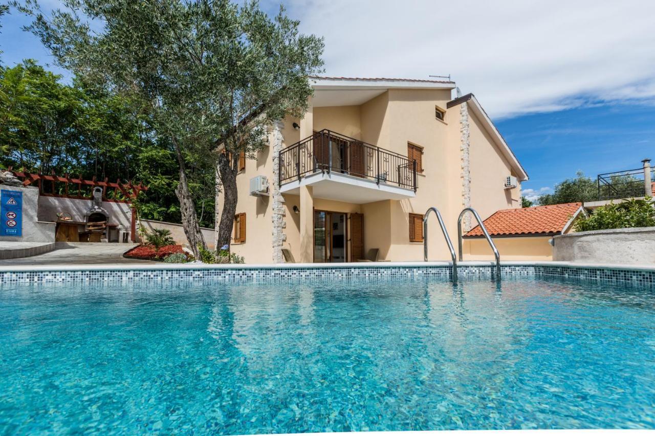 Apartments Villa Diamant With Pool & Whirlpool Čižići Eksteriør billede